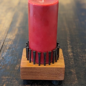 Ljusstake i återvunnet cederträ och antik spik, 7,5 cm, för bondgårds- eller ranchdekor. Julklappar.