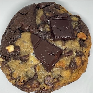 Chocolate CHUNK Cookies (Jumbo)