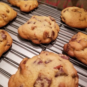 DoubleTree-Style Walnut Chocolate Chip Cookies