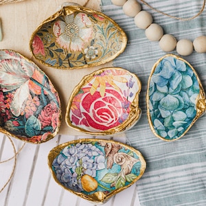 Custom Small Floral Shell Trinket Dish | Clam Shell Jewelry Holder | Decoupage | Shell Jewelry Tray | Friend Gifts | Wedding Gifts