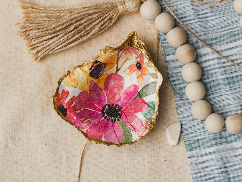 Custom Large Floral Oyster Shell Trinket Dish Shell Jewelry Holder Decoupage Shell Jewelry Tray Friend Gifts Wedding Gifts Pink Flower