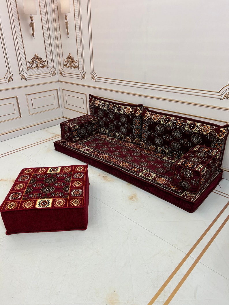 Türkisches Bodensofa Set: Ethnischer Kelim Teppich, osmanische Couch, 4 "dicke Kissen Sofa+Ottoman