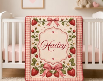 Manta personalizada de fresas para bebé, manta de terciopelo con nombre personalizado, decoración de guardería Pink Coquette, manta de cuna de niña con diseño de fresas