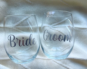 Bride and Groom Wine Glasses Set of 2, Wedding Gifts, Bride and Groom, Bride to be gifts, Anniversary Gift, Wedding Glasses, Engagement gift