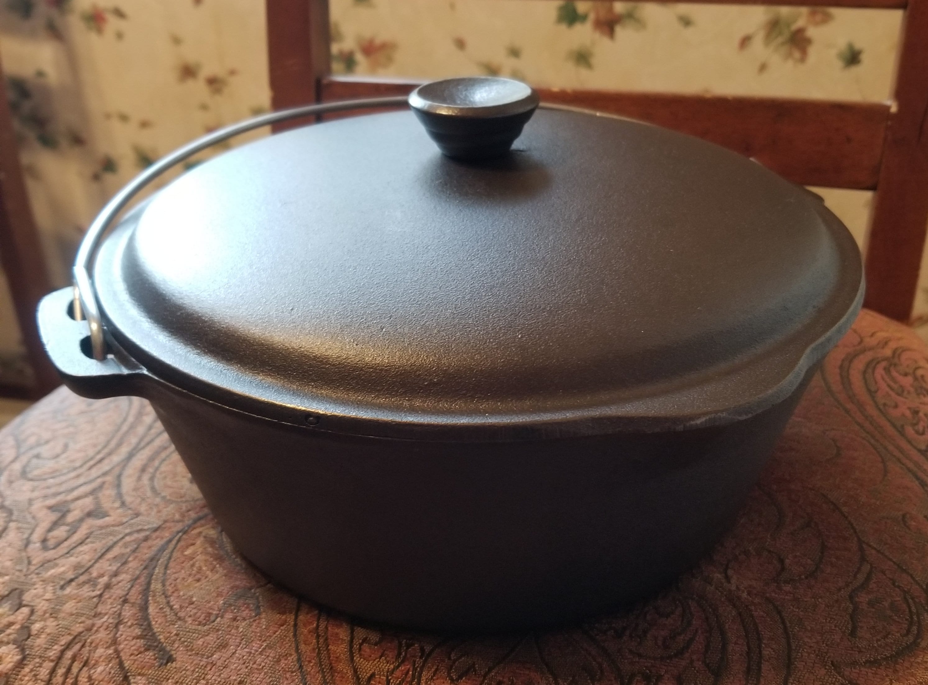 Vintage Wagner 5 quart Cast Iron Dutch Oven 1891 With Glass Lid and Bail  Handle
