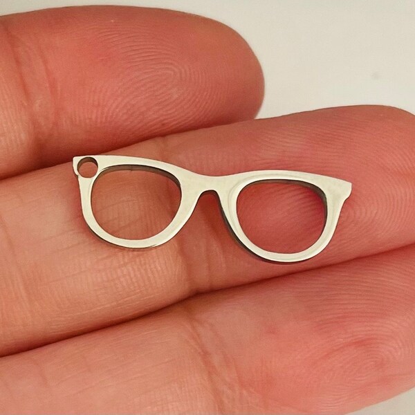 Stainless steel eyeglasses charm-mirrored finish on both sides-Measure 25mm x 8mm