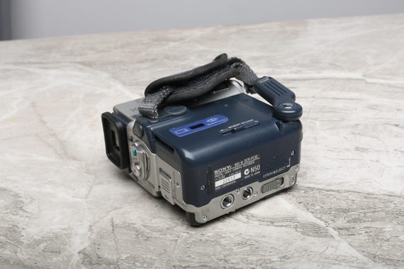 NON-TESTED Rare Sony Handycam DCR-PC5E (duo Memory Card NON-TESTED Rare Sony Handycam DCR-PC5E (duo Memory Card