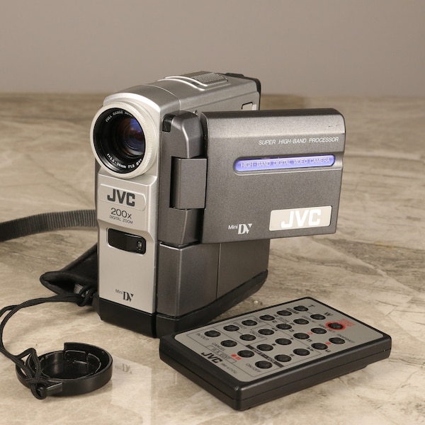 EXCELLENT JVC mini DV Camcorder with Battery, Charger and Remote Control