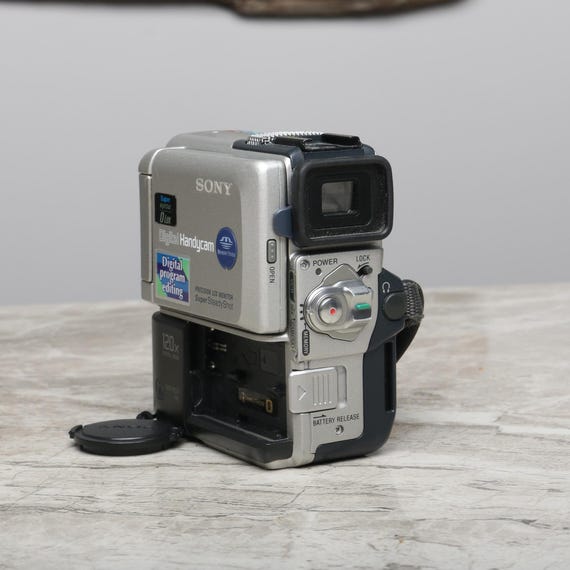 NON-TESTED Rare Sony Handycam DCR-PC5E (duo Memory Card NON-TESTED Rare Sony Handycam DCR-PC5E (duo Memory Card