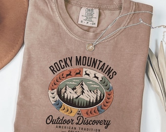 Vintage Rocky Mountains Colorado Comfort Colors® Shirt, Outdoor Discovery Graphic Tee, 90s Mountain Hiking T-Shirt, Trendy Nature LoversTop