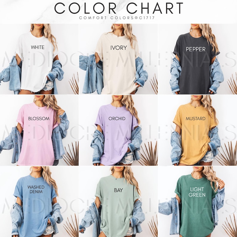 Puede incluir: Carta de colores con camisetas en varios colores, incluyendo blanco, marfil, pimienta, flor, orqu&iacute;dea, mostaza, denim lavado, bah&iacute;a y verde claro. Cada camiseta tiene el nombre del color impreso. El texto "COLOR CHART" y "COMFORT COLORS C1717" est&aacute;n en la parte superior.