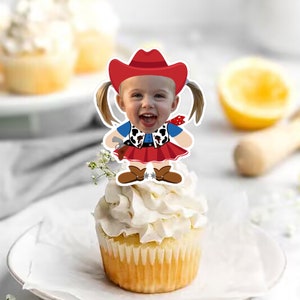 Toppers de cupcake de menina de vaca com foto personalizada para impressão, decoração de festa de primeiro rodeio do oeste selvagem Meu primeiro rodeio Aniversário Cupcake Toppers arquivo digital