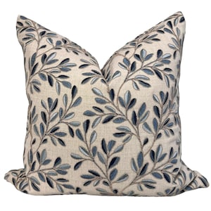 Funda de almohada de lino bordada con motivos botánicos – Cojín decorativo con estampado de hojas, fabricado en EE. UU.
