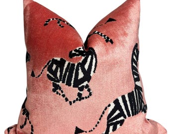 Cojín de terciopelo rosa con estampado de cebra bailarina, funda de cojín con estampado de animales exóticos, cojín de terciopelo con decoración safari.