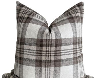 Funda de almohada a cuadros marrones y crema, cojín a cuadros neutros, almohada decorativa rústica de estilo granja, decoración acogedora para cabaña, almohada de tartán con aspecto de lana