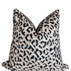 Leopard Print Pillow Cover, blue raised Velvet Ocelot, Animal Print Pillow, Cheetah Velvet Pillow Cushion, modern accent throw Cushion