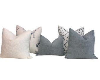 Neutrales Dekokissen-Set, Blumenkrandruck, handgemacht