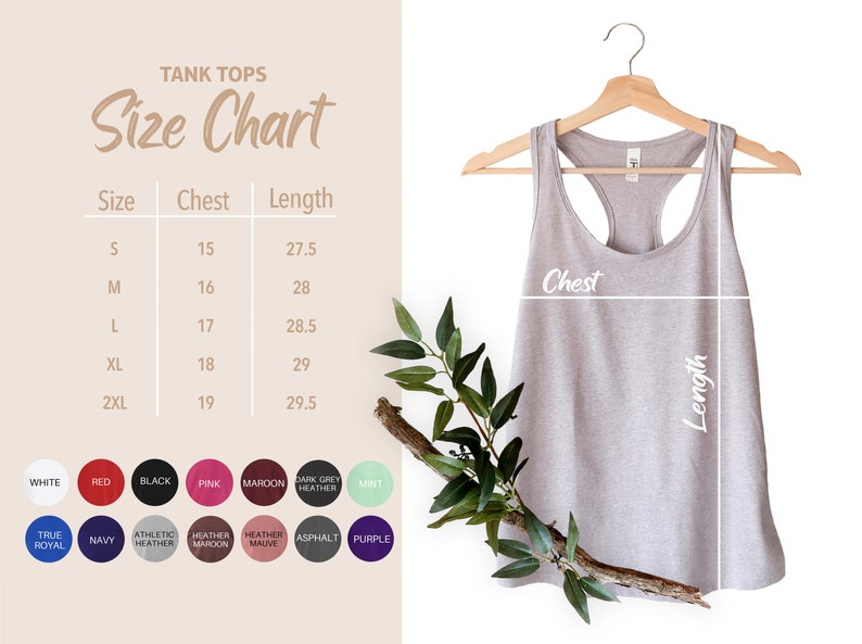 Puede incluir: Tabla de tallas para camisetas sin mangas con medidas en pulgadas para el pecho y la longitud. La tabla muestra las tallas S, M, L, XL y 2XL con las medidas de pecho y longitud correspondientes. La tabla se muestra junto a una camiseta sin mangas gris en una percha.