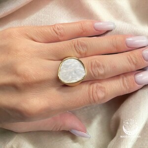 Handmade 14K Gold Plated Pearl Shell Ring, Chunky Gold Ring, Geometric Signet Ring, Vintage Silver Ring, White Shell Ring, Gifr For Her