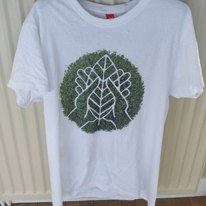 Intertwined leaf life t-shirt