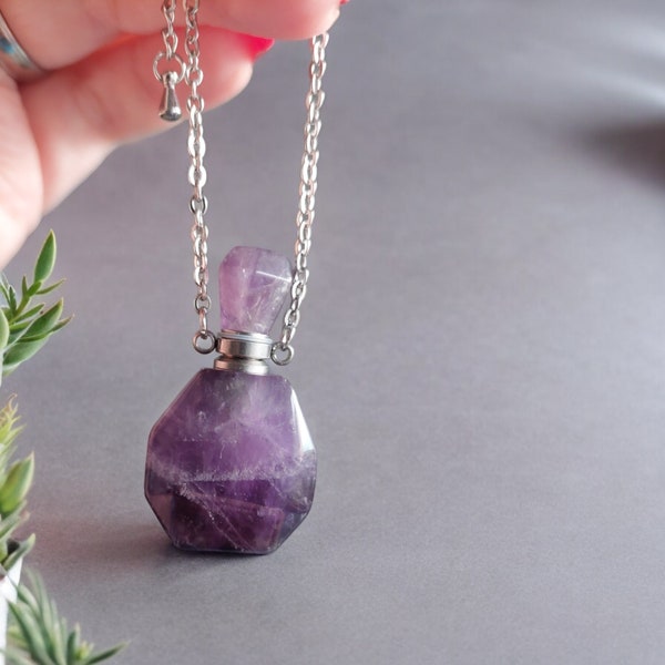 kleines Fläschchen aus Amethyst