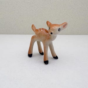 Tiny Deer Figurine in Ceramic – Miniature Woodland Fawn with Hand-Painted Detail, Perfect for Animal Lovers, Nature Gifts & Dioramas