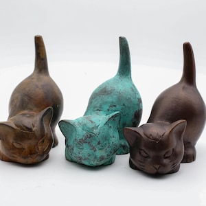Handcrafted Bronze Cat Statues – Antique Brown, Rustic Bronze, and Patina – Unique Cat Figurines for Animal Lovers and Home Decor