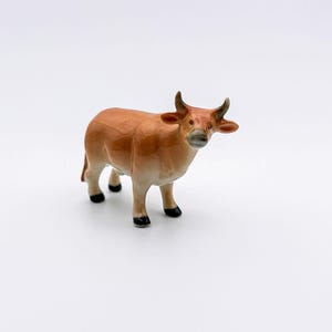 Brown Ceramic Cow Figurine, Farm Animal Miniature, Hand-Painted Farmhouse Decor, Cute Cow Ornament, Farm Collectible for Rustic Home Decor