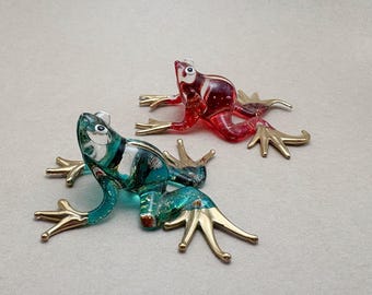 Glass Frog Figurine with Crown – Whimsical Animal Sculpture
