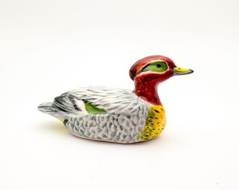 Hand-Painted Ceramic Duck Figurine: Colorful Nature Decor