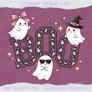 Può includere: Una grafica digitale che mostra il testo BOO in grandi lettere stampatello riempite con un motivo di piccoli fantasmi, pipistrelli e lune. Tre fantasmi bianchi circondano il testo: uno con un fiocco rosa, uno con un cappello da strega nero e uno con occhiali da sole.
