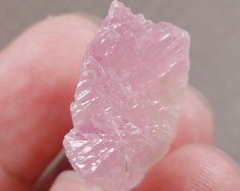 Cristal de kunzita rosa DT de Pakistán, la mayor oferta en cristales