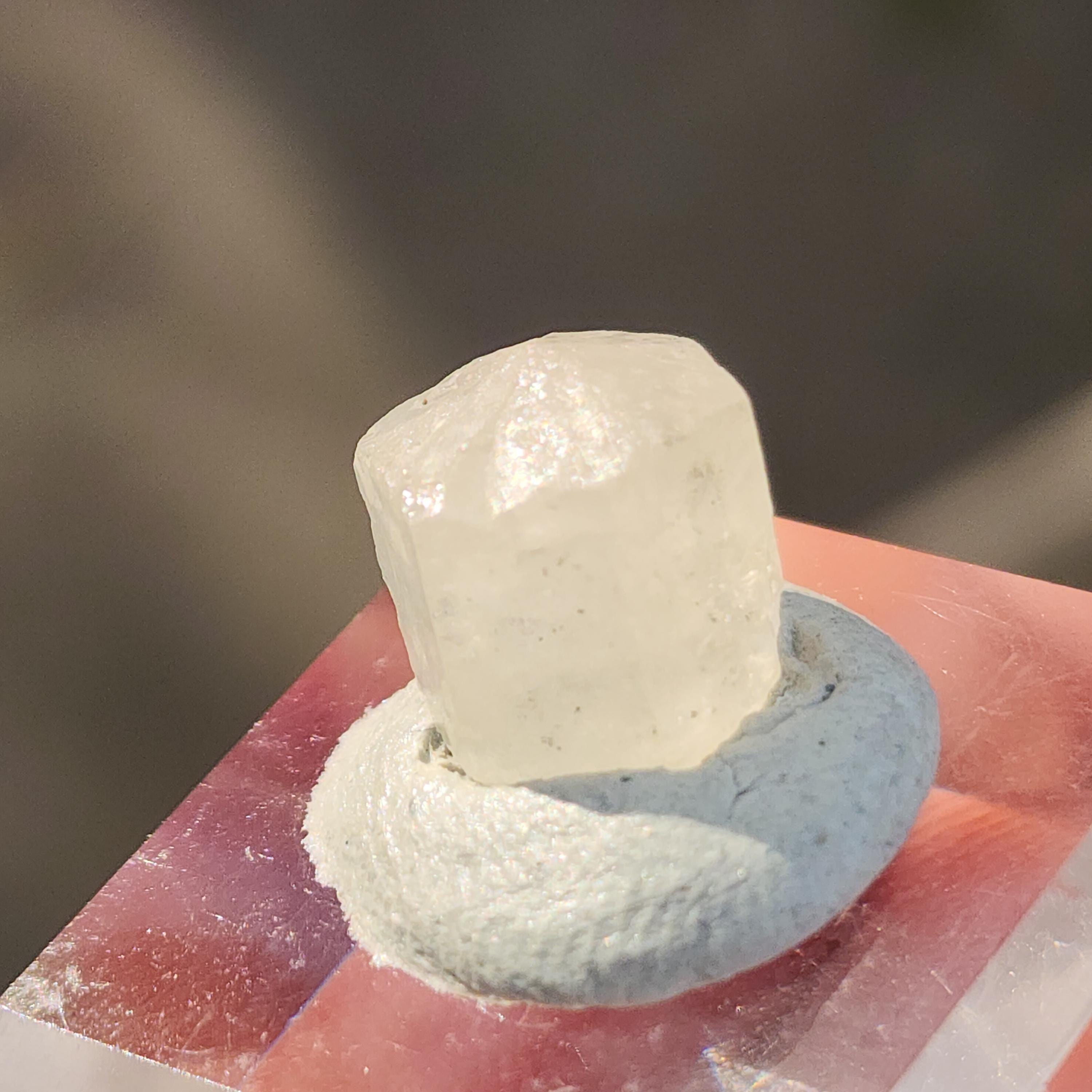 ミャンマー、モゴック産天然フェナカイト結晶、鑑定済みフェナカイト