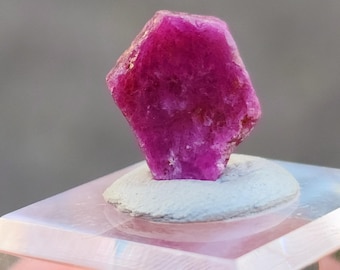Natural Ruby Crystal from Tanzania, Fluorescent Crystal, Biggest Sale on Crystal