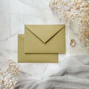 Sobre de pistacho con vegetación, sobre de invitación, accesorios de boda minimalistas, sobre de carta elegante, boda ecológica C6, B6