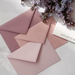 Sobres pastel C6 B6 Papelería de boda color malva ruborizado Juego de sobres botánicos Despedida de soltera
