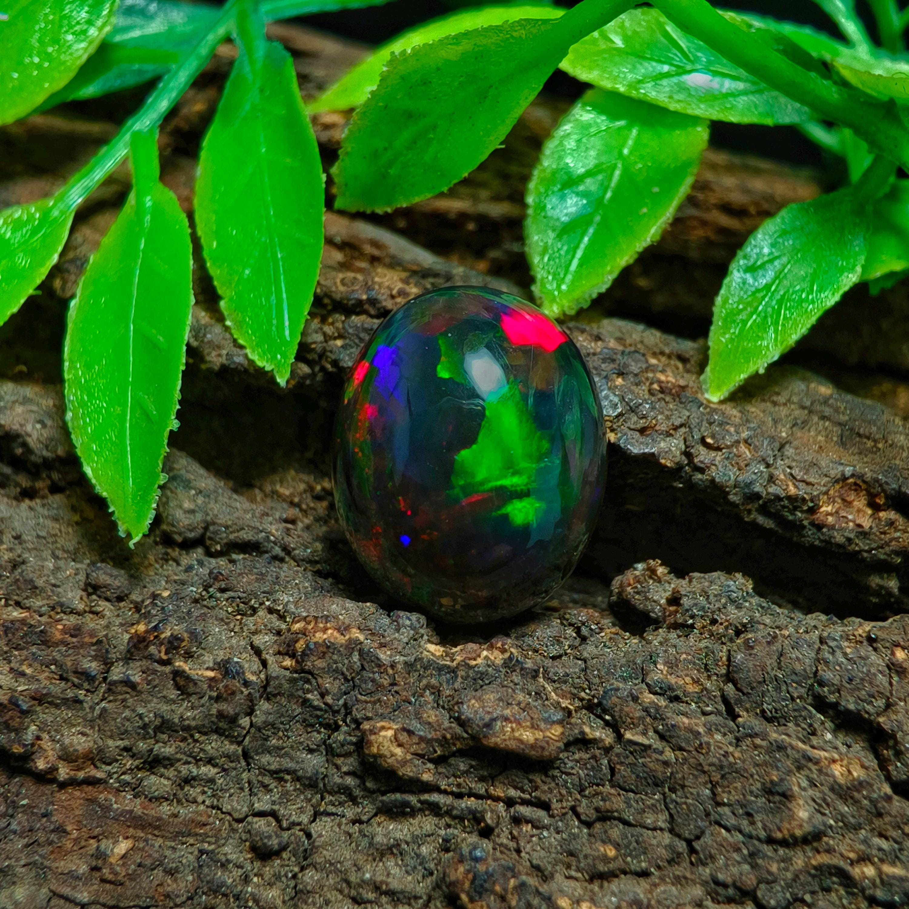 Opale Noire Naturelle D'Éthiopie - 2.495 Carats - Forme Ovale - Non Traitée