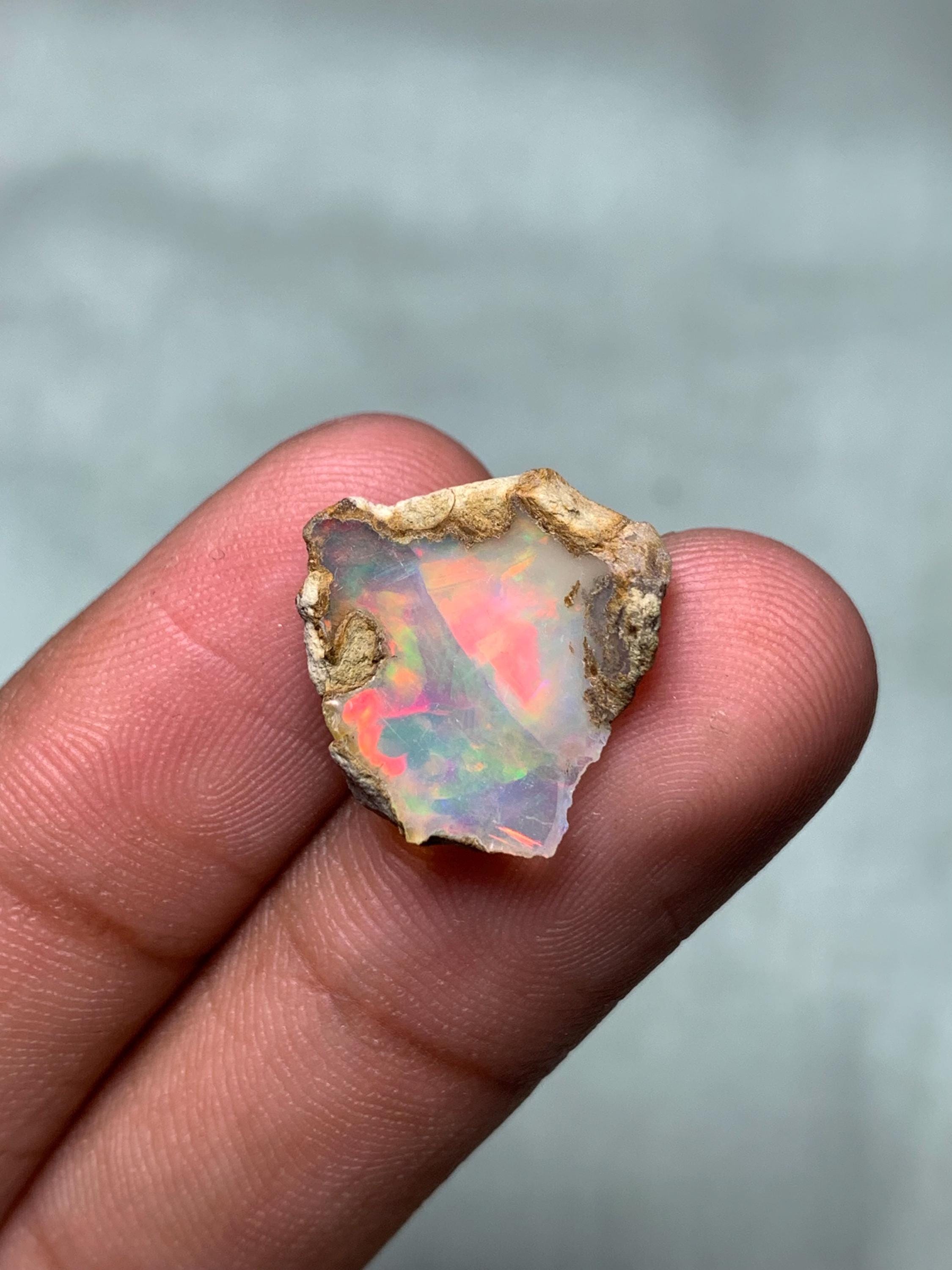3.60カラットの本物のオパール原石、天然エチオピア産オパール