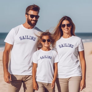 Passendes Familien-Segeln-T-Shirt. COMFORT COLORS 1717, 9018, schwedisches Matrosen-T-Shirt. Bootfahren-T-Shirt. Sverige Group Cruise. Sweden Yacht Club