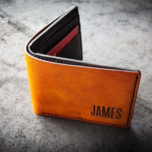 Portafoglio in pelle da uomo · Portafoglio bifold personalizzato con monogramma inciso · Regalo ideale per il testimone di nozze, regalo di portafoglio per papà o marito