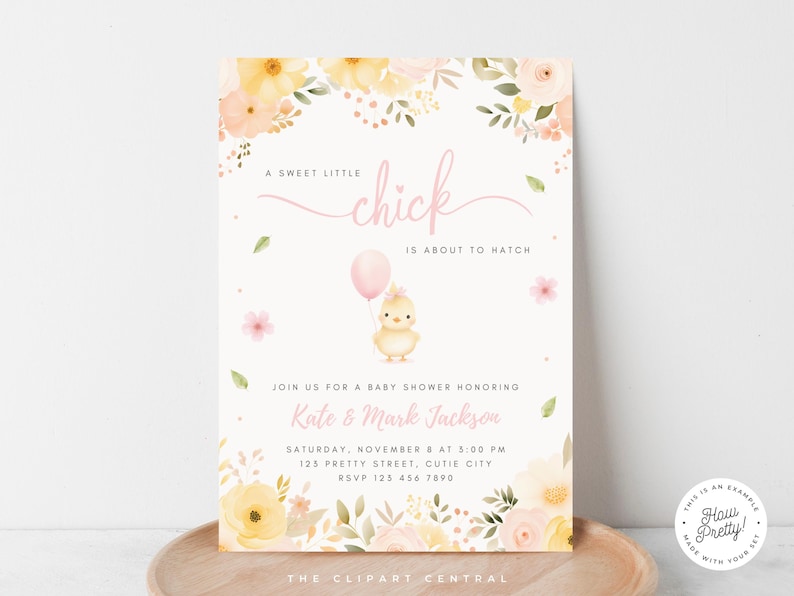 Puede incluir: Una invitaci&oacute;n a una fiesta de bienvenida al beb&eacute; con un pollito amarillo sosteniendo un globo rosa. La invitaci&oacute;n tiene un borde floral y el texto "A sweet little chick is about to hatch."  &Uacute;nete a nosotros para una fiesta de bienvenida al beb&eacute; en honor a Kate & Mark Jackson. S&aacute;bado, 8 de noviembre a las 5:00 PM. 125 Pretty Street, Cutie City. RSVP 123 456 7890. The Clipart Central.