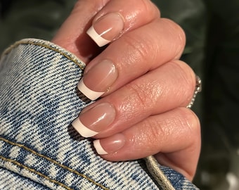 EVER NAIL / ネイルチップ ミルキーホワイトフレンチ ミルキーフレンチプレスオンネイル：スクエアホワイトチップ