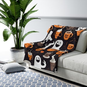 Halloween blanket, Halloween throw blanket, Halloween sherpa blanket, Fall blanket, Halloween home decor, Ghost blanket, Spooky Blanket,