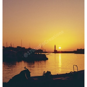 Tramonto sul porto di Chania, Fotografia su pellicola, Arte murale vintage, Download digitale, Stampa su pellicola