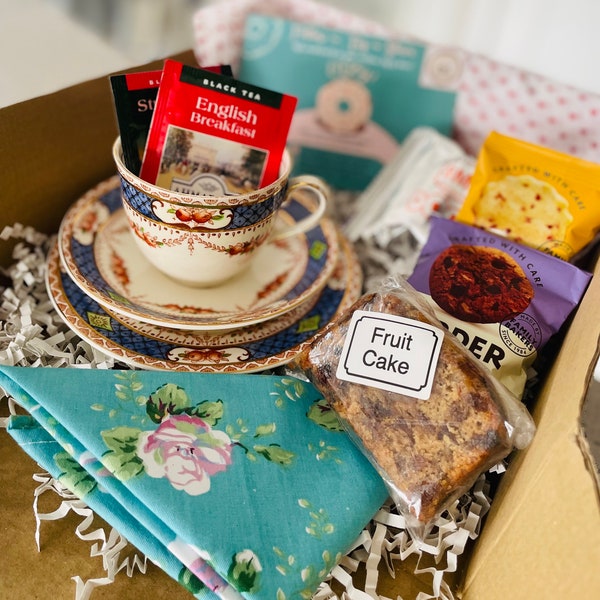 VINTAGE Afternoon Tea hamper. Gift for the vintage tea lover friend/mum/nan/sister/neighbour/wife/daughter/teacher/partner