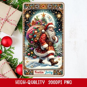 Carta del tarot de Papá Noel alegre PNG, arte digital del tarot navideño, imágenes prediseñadas de Papá Noel festivo místico, descarga PNG navideña imprimible