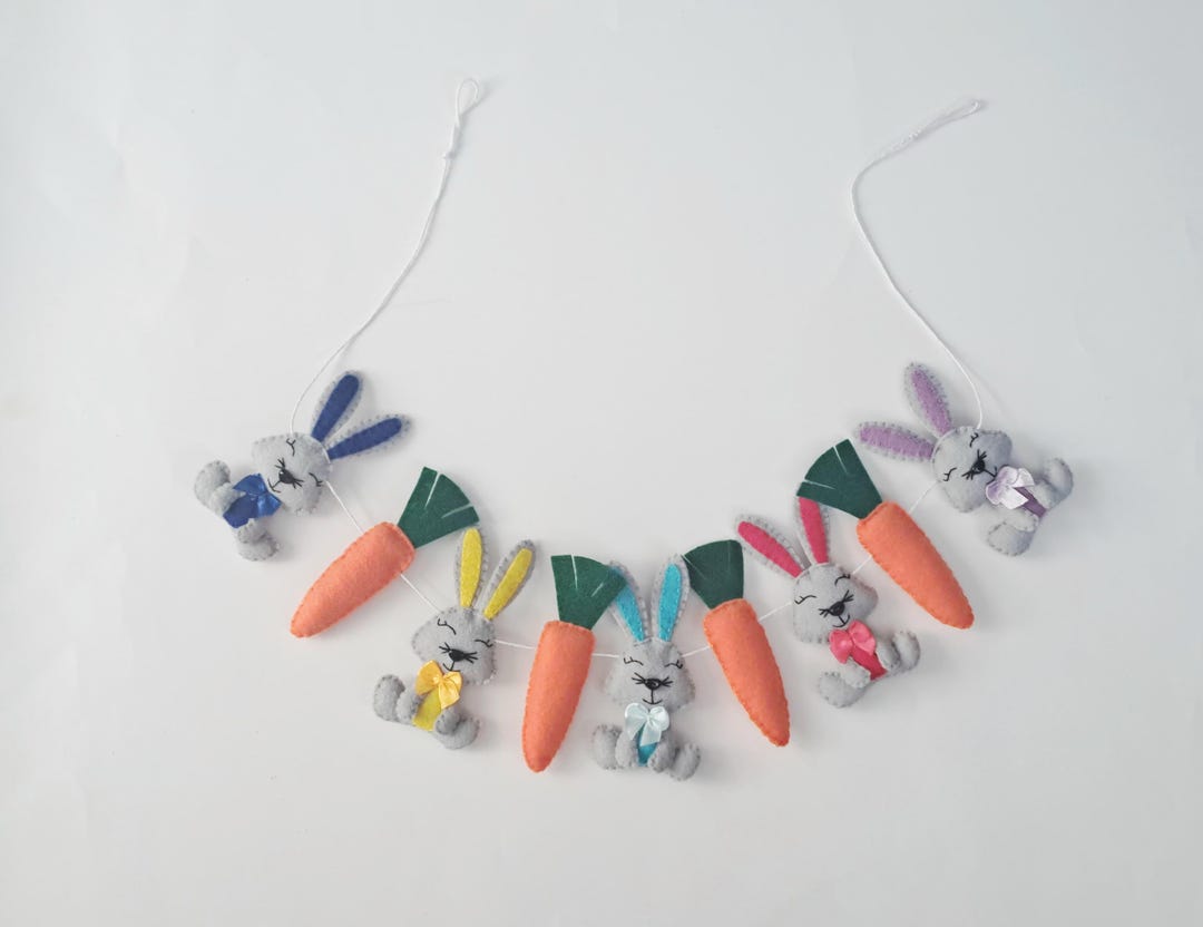 Bunny Felt Garland With Carrot Accents - Handmade Spring Decoration - Etsy