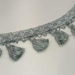 pezza MTR 12.50 , passamaneria con nappe h 5 , sfumature di grigio.per realizzare runner, tendaggi,borse handmamde, coffe mare