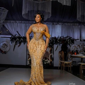 Lace dinner shop gown styles