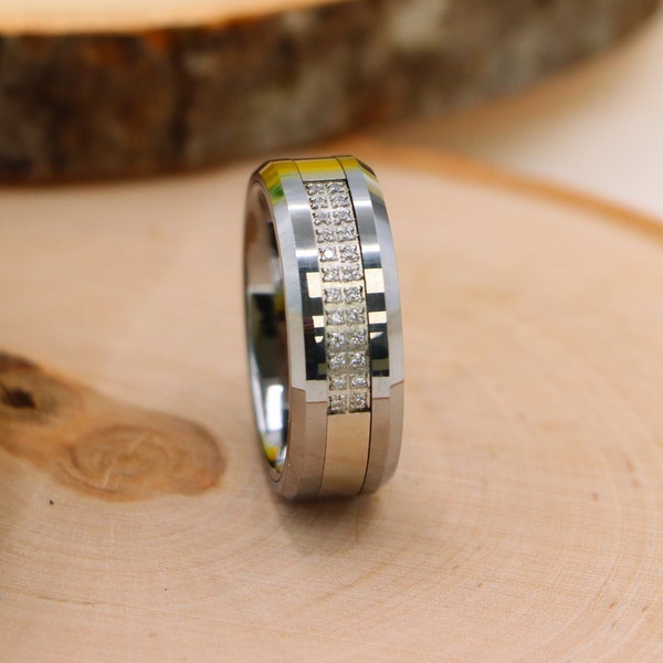 CZ Diamond Tungsten Ring, 8mm Tungsten Ring, Mans & Womans Tungsten Band, Silver Tungsten Wedding Rings, Round Cut Diamond Mens Wedding Band